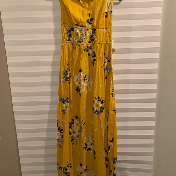 Dress - Picture 1 of 4